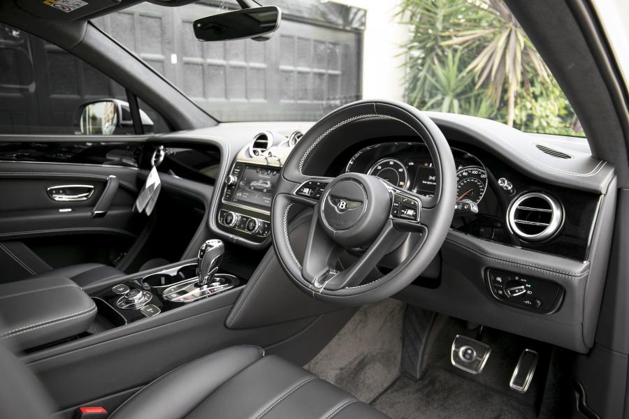 Интерьер Bentley Bentayga GTX 4x4 by ONYX Concept 2018 года  (фото 22 из 31)